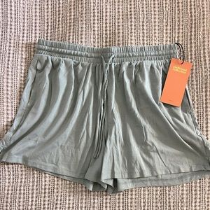 NWT Girlfriend Collective Snooze Short